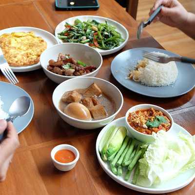 ประตูสีฟ้า (กาแฟ เบเกอรี่)