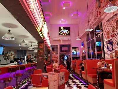 V8 American Diner Bangkok