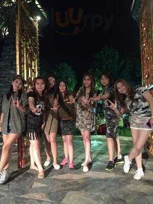 ร้านอาหาร บุรีรมย์