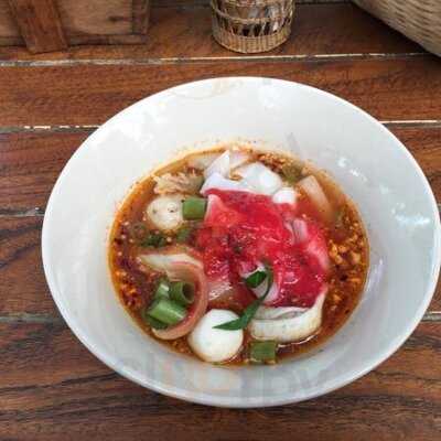 ศาลาเตี๋ยวเรือ