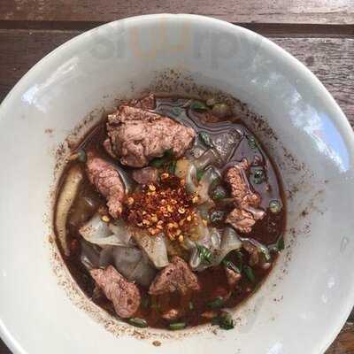 ศาลาเตี๋ยวเรือ