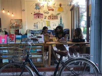 House Of Commons - Bookcafe & Space