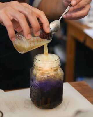 House Of Commons - Bookcafe & Space