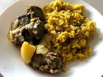 คุณเล็กข้าวหมกไก่ ท่าน้ำถนนตก