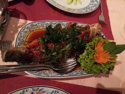 ห้องอาหาร ไวท์เอเลเฟ่น