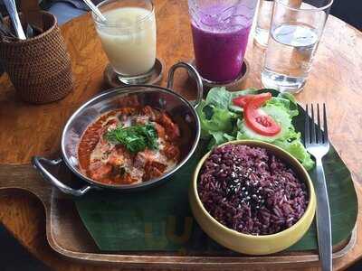 กนิษฐา คาเเฟ้