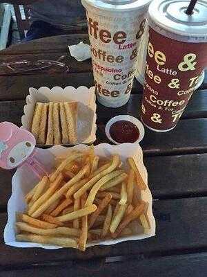 ร้านกาแฟ กับ ต้นไม้