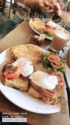 Boomelicious Cafe