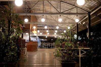 ร้านอาหารชาวแพ