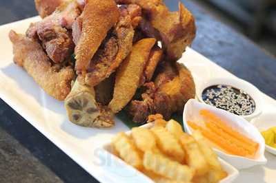 ร้านอาหาร สวนผักน้ำ