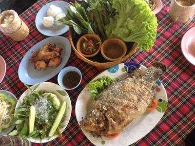 ส้มตำปูเสื่อ