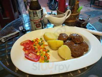 Maud’s Restaurant And Bar