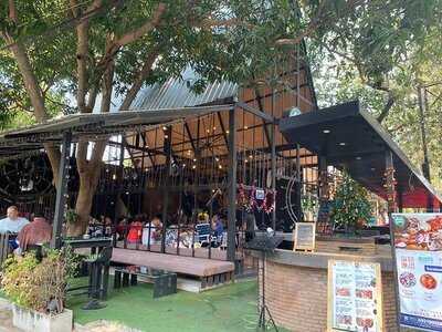 The Big Crab Seafood Restaurant