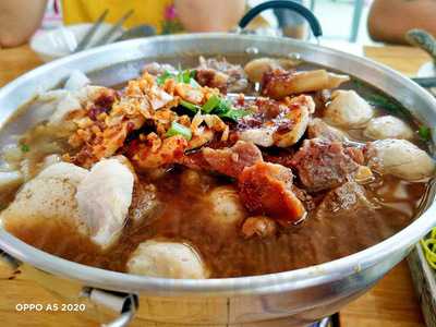 ร้านก๋วยเตี๋ยวเรือชามกะลาซี๊ด