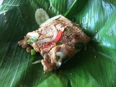 ร้านอาหาร มุมตึก