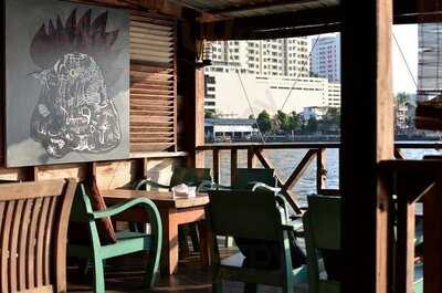 ซัมซาร่าคาเฟ่แอนด์มีล