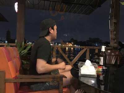 ซัมซาร่าคาเฟ่แอนด์มีล