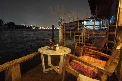 ซัมซาร่าคาเฟ่แอนด์มีล