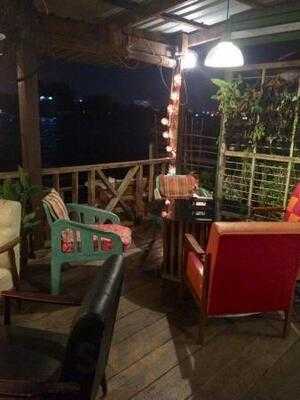 ซัมซาร่าคาเฟ่แอนด์มีล