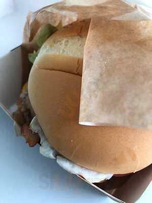 แมคโดนัลด์อินทราสแควร์