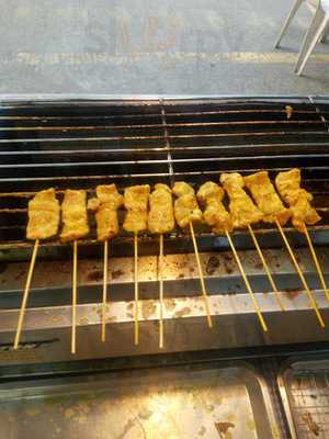 หมูสะเต๊ะ สวนพลู