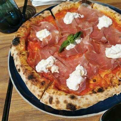 Pizza Massilia Sukhumvit