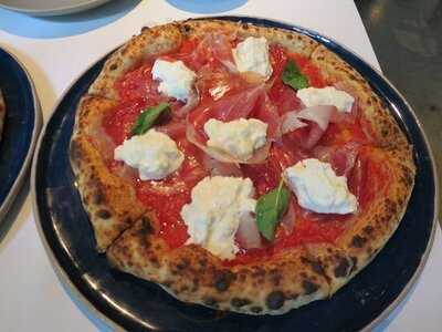 Pizza Massilia Sukhumvit