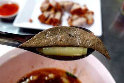 Khun Daeng Guay Jub Yuan Wanglang