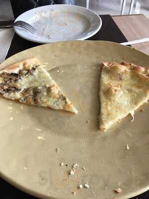 สกูซี่พิซเซอเรีย