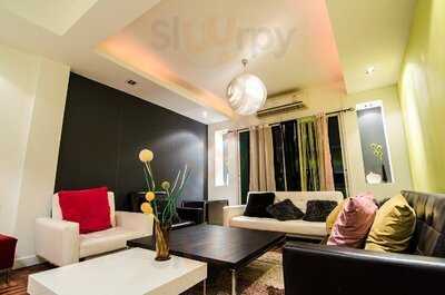 เช็ดอิน บาร์ แอนด์ เรสเตอรองค์