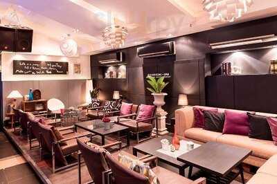 เช็ดอิน บาร์ แอนด์ เรสเตอรองค์