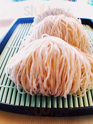 ร้านบุญเลิศบะหมี่เกี๊ยวหมูย่างซีอิ๋ว