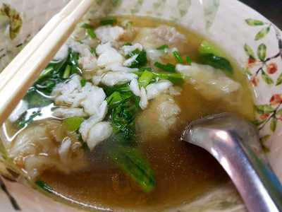 ร้านบุญเลิศบะหมี่เกี๊ยวหมูย่างซีอิ๋ว