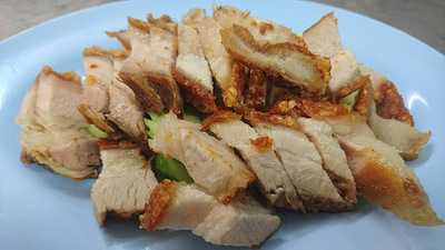 ร้านบุญเลิศบะหมี่เกี๊ยวหมูย่างซีอิ๋ว