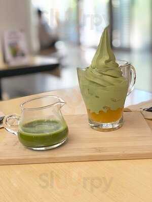 Kyo Roll En Embassy Mall