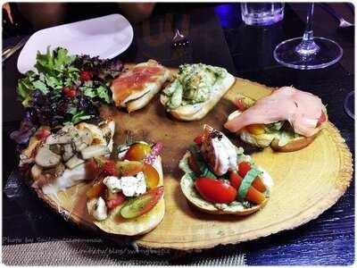 Crostini Wine Bibber Sangria