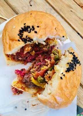 Jim's Burgers & Beers Aree