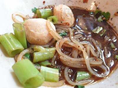 ก๋วยเตี๋ยวเรือนายหงอกบ้านสวน - แดนเนรมิต