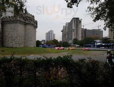 ก๋วยเตี๋ยวเรือนายหงอกบ้านสวน - แดนเนรมิต