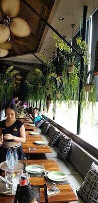 Apinara Thai Cuisine And Bar