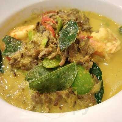 เรือนแม่หลุย - เดอะ พรอมานาด