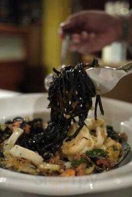 Zeist Restaurant & Tapas Bar