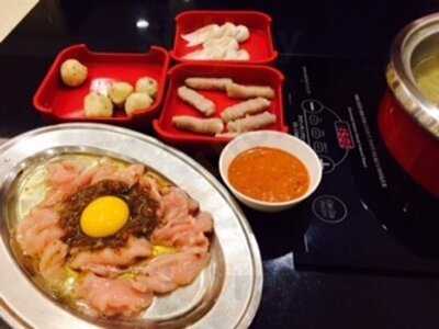 ร้านอาหาร เรือนเพชรสุกี้