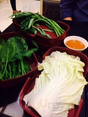 ร้านอาหาร เรือนเพชรสุกี้