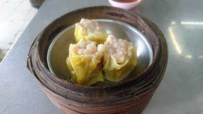 วรพจน์ เย็นตาโฟ