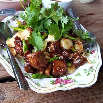 ก๋วยเตี๊ยวเป็ด เจ๊เตี๋ย