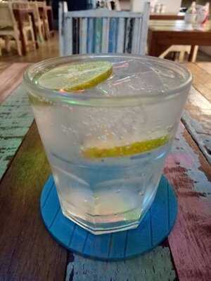 มีท แอนด์ ชิล เรสเตอรอง