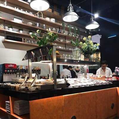 You & I สาขา ดิเอ็มควอเทียร์