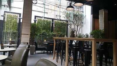 Au Bon Pain - Horizon Building