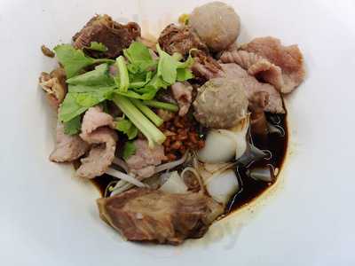 ก๋วยเตี๋ยวเนื้อ วัฒนาพานิช